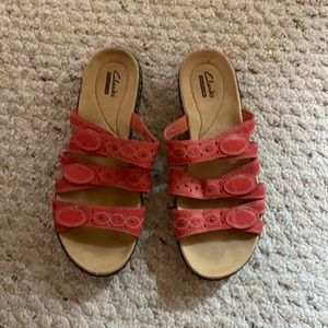 Clarks salmon colored size 8.5M adjustable sandals